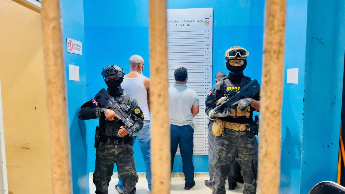Arrestan cuatro implicados en decomiso de 180 paquetes de cocaína en el AILA