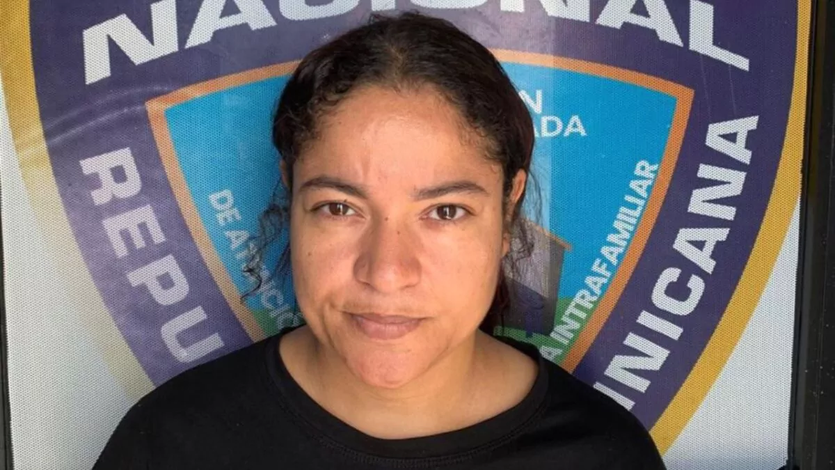 Aplazan medida de coerción contra mujer acusada de dañar vehículo de su expareja en Nagua