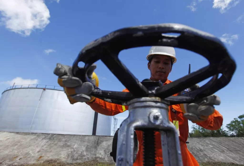 Petróleo Brent supera los 108 dólares en medio de tensiones entre EE.UU. e Irán