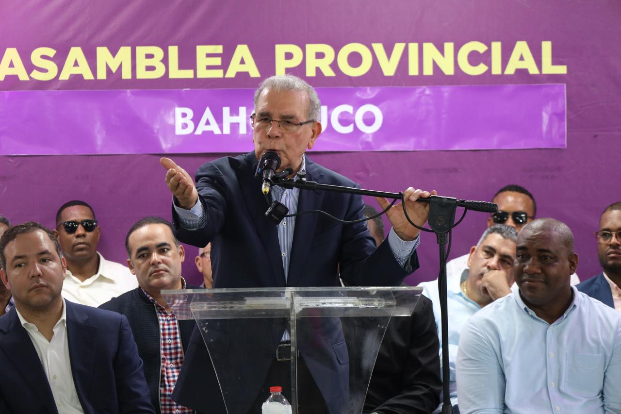 Danilo Medina rechaza alianzas y afirma que el PLD no “cederá su fuerza política”