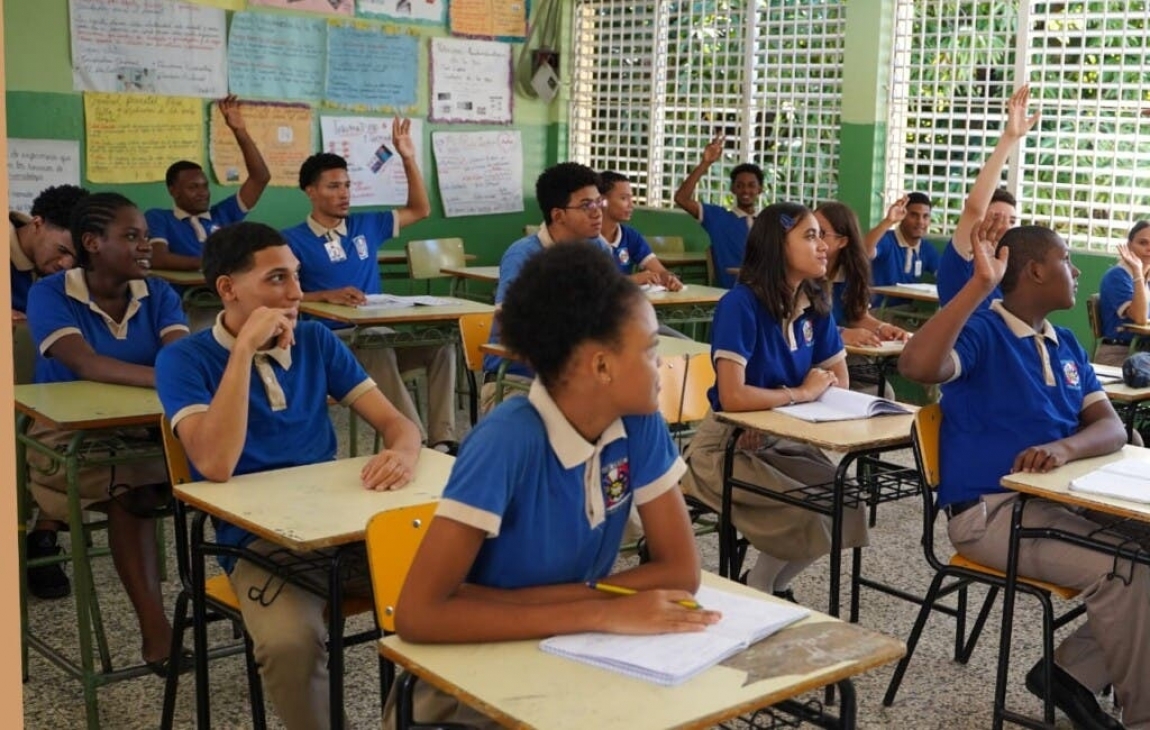 ADP pide rediseñar la educación secundaria ante alta deserción estudiantil