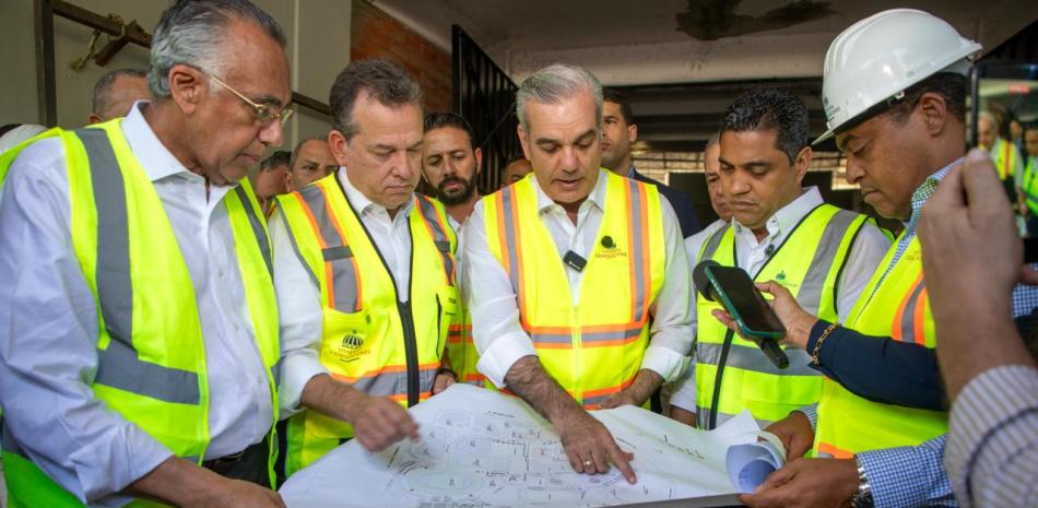 Abinader asegura que obras deportivas para Santo Domingo 2026 avanzan en un 90%