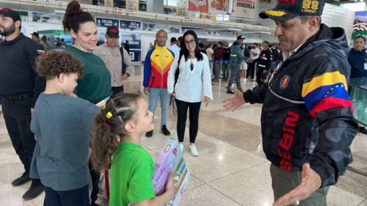320 migrantes retornan a Venezuela en un nuevo vuelo de la Gran Misión Vuelta a la Patria