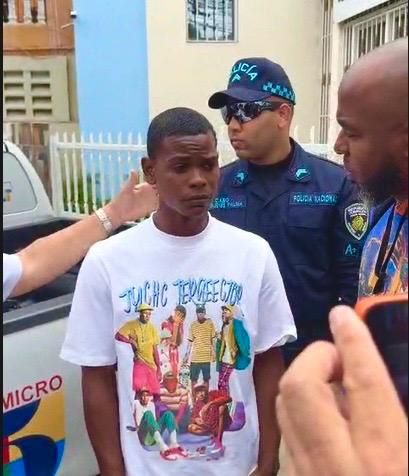 Autoridades apresan a motoristas por agresión a chofer del transporte escolar en Santo Domingo Oeste