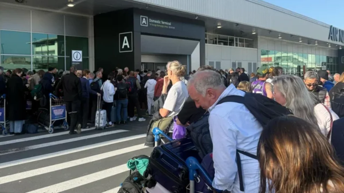 Evacúan aeropuerto en Australia tras confundir depiladora láser con explosivo