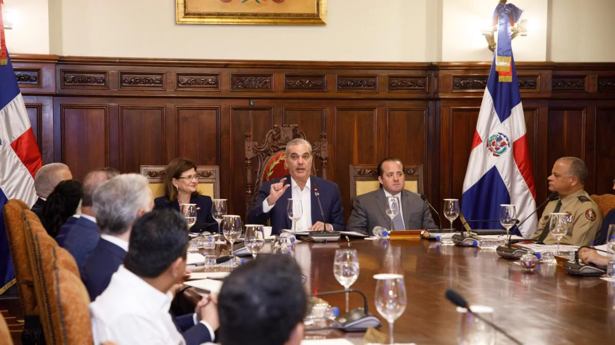 Gobierno dominicano aplica recortes para enfrentar impacto económico de crisis internacional