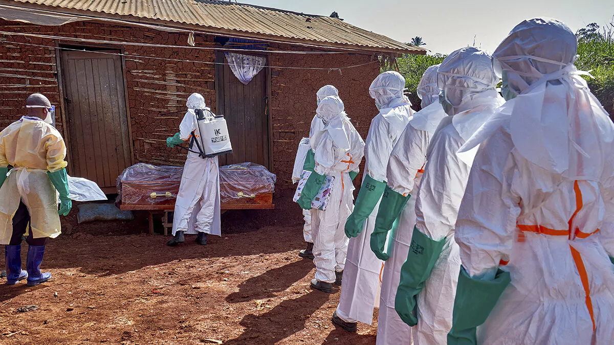 Cinco pacientes sospechosos de ébola escapan de centros médicos en el este del Congo