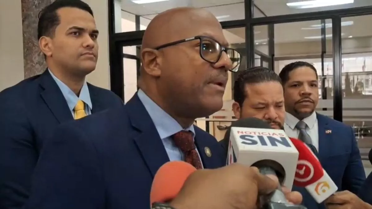 Colegio Médico reitera rechazo a sanciones del proyecto de Código Penal contra profesionales de la salud