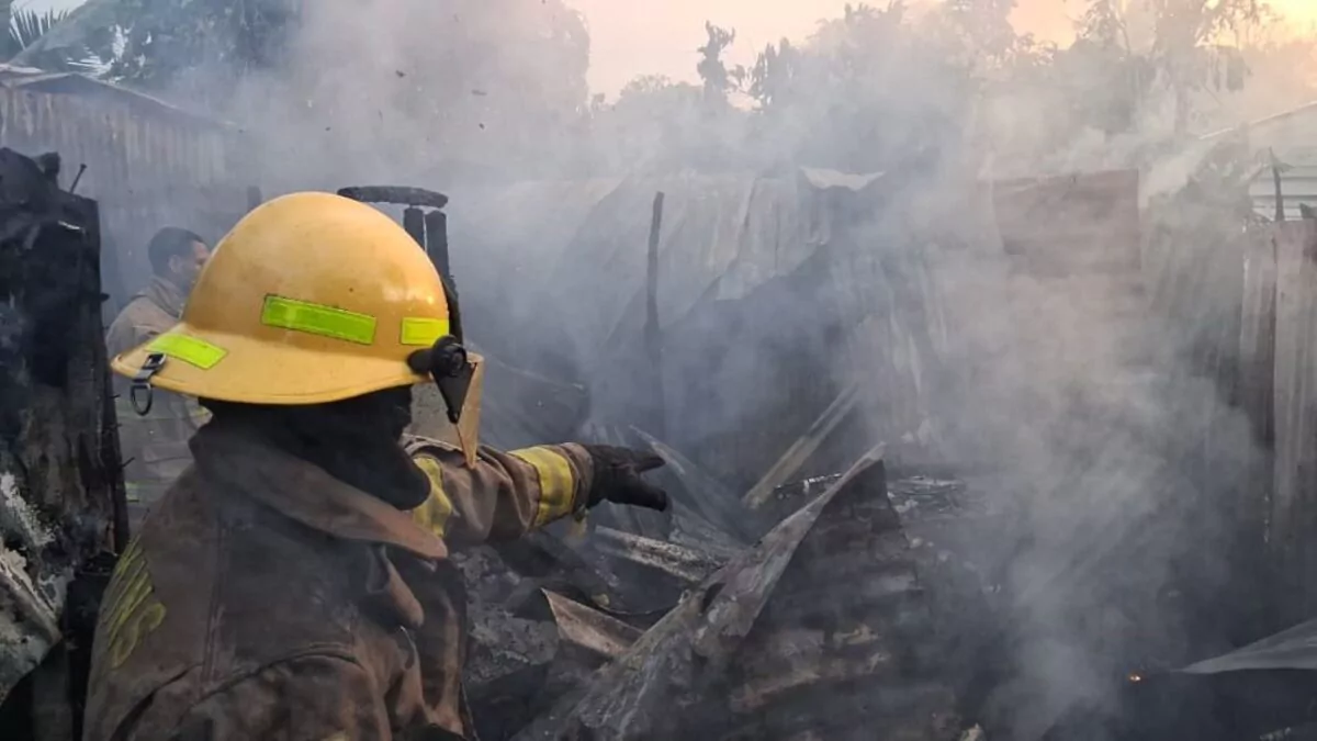 Incendio reduce a cenizas una vivienda en Sabana Grande de Boyá