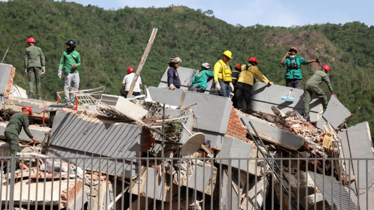 Aumentan a 589 los fallecidos por los terremotos en Venezuela mientras continúan las labores de rescate