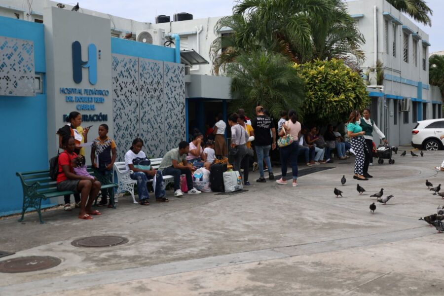 Aumentan consultas pediátricas por síntomas asociados a virus respiratorios y gastrointestinales en el Robert Reid Cabral