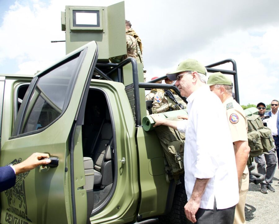 Abinader fortalece capacidades militares con nuevos equipos, vehículos y tecnología de vigilancia