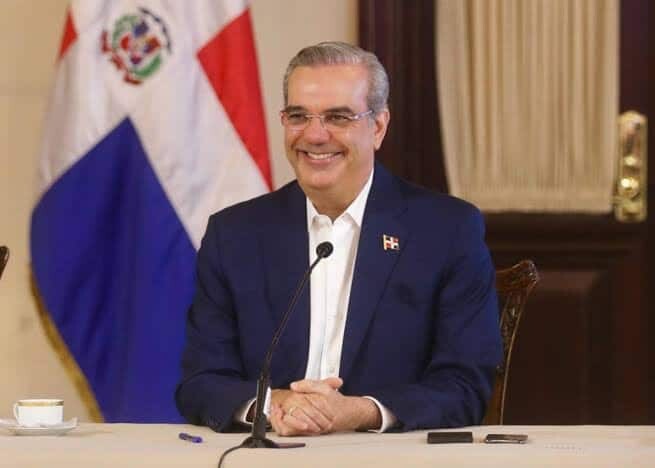 Encuesta revela estabilidad en aprobación de Abinader, pero creciente desgaste en su gabinete