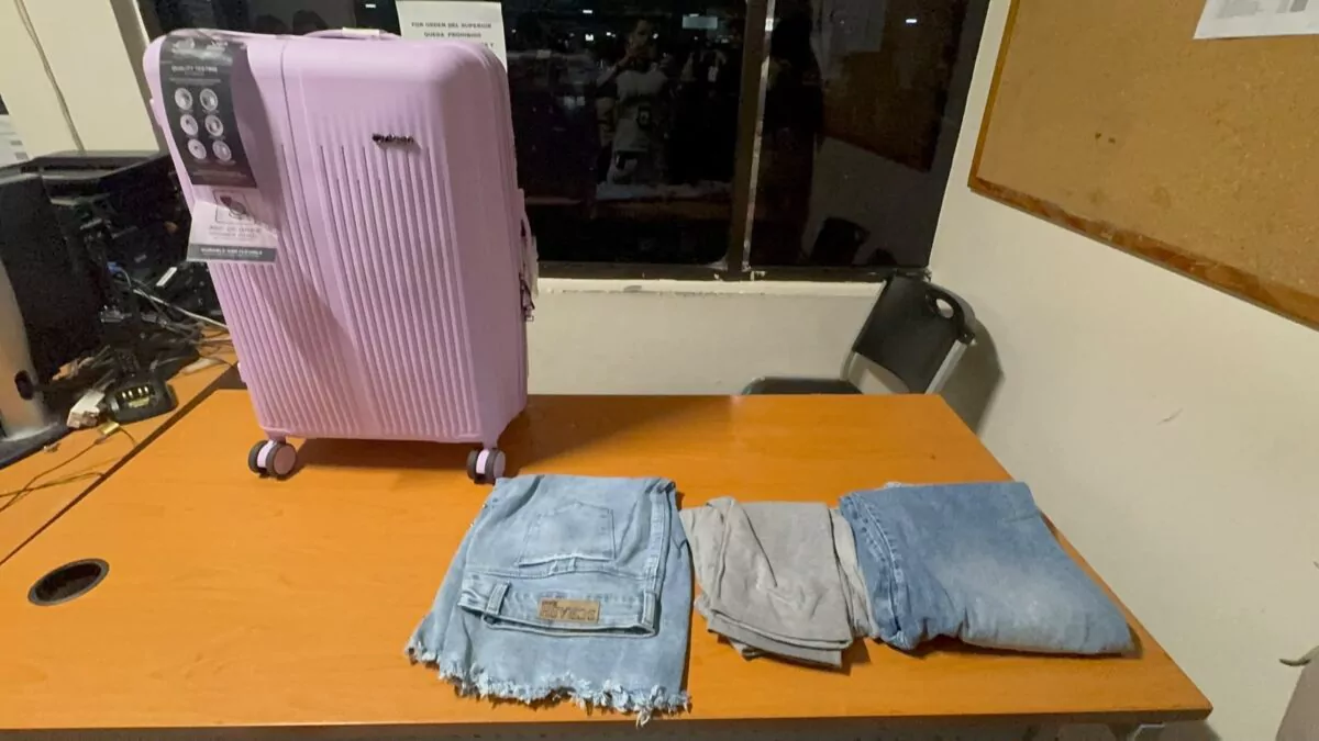 DNCD ocupa 13 prendas impregnadas con presunta cocaína en el AILA; dos colombianas fueron detenidas