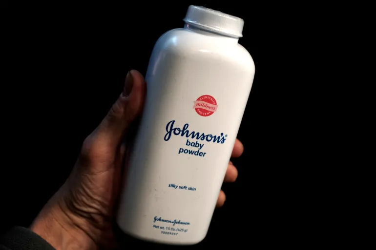 Johnson & Johnson acuerda pagar US$5,500 millones para cerrar miles de demandas por productos con talco