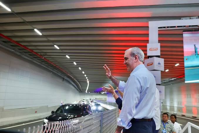 Abinader entrega túnel de la Plaza de la Bandera para mejorar el tránsito hacia el Sur
