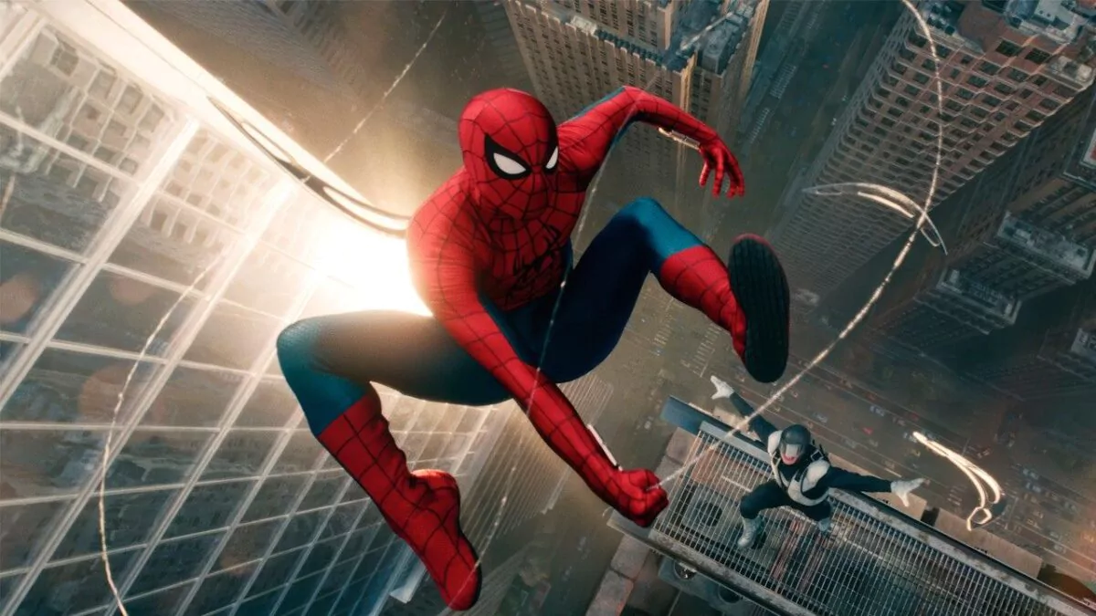 Tom Holland vuelve como Spider-Man en una historia marcada por la soledad y la madurez