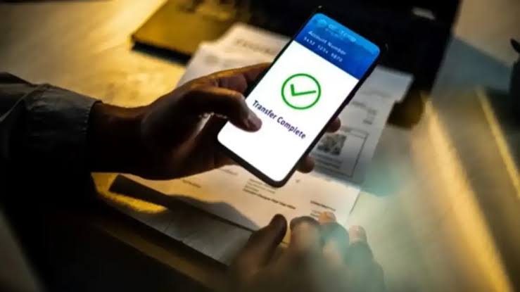 Entra en vigor aumento del impuesto a cheques y transferencias bancarias en República Dominicana