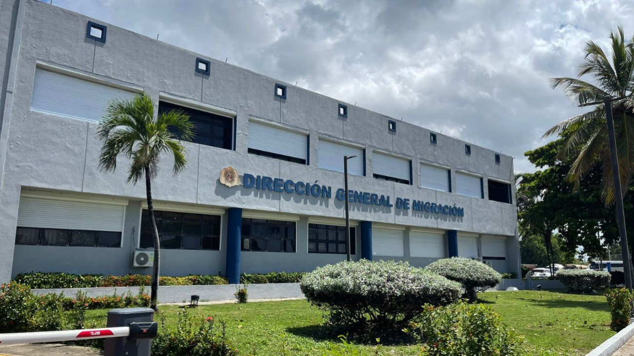 Migración retiene a cuatro rusos por permanecer de forma irregular en RD
