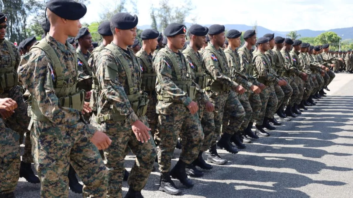 Abinader realiza cambios en los altos mandos de las Fuerzas Armadas