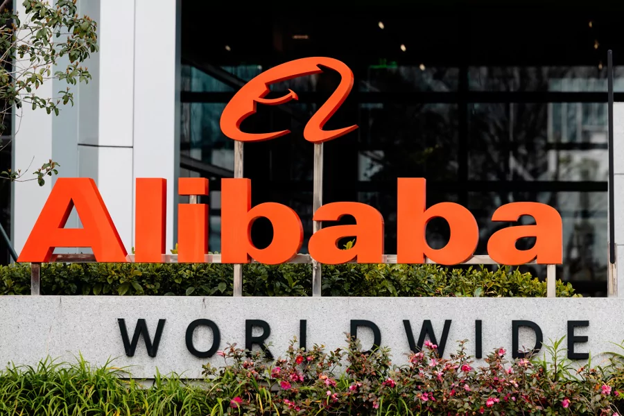 Alibaba aumenta sus ingresos, pero su beneficio cae 75 % por inversiones y gasto en IA
