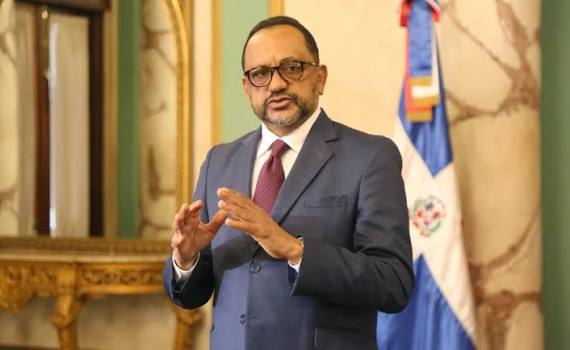 Ministro de Justicia admite que también ha sido afectado por el alza en la factura eléctrica