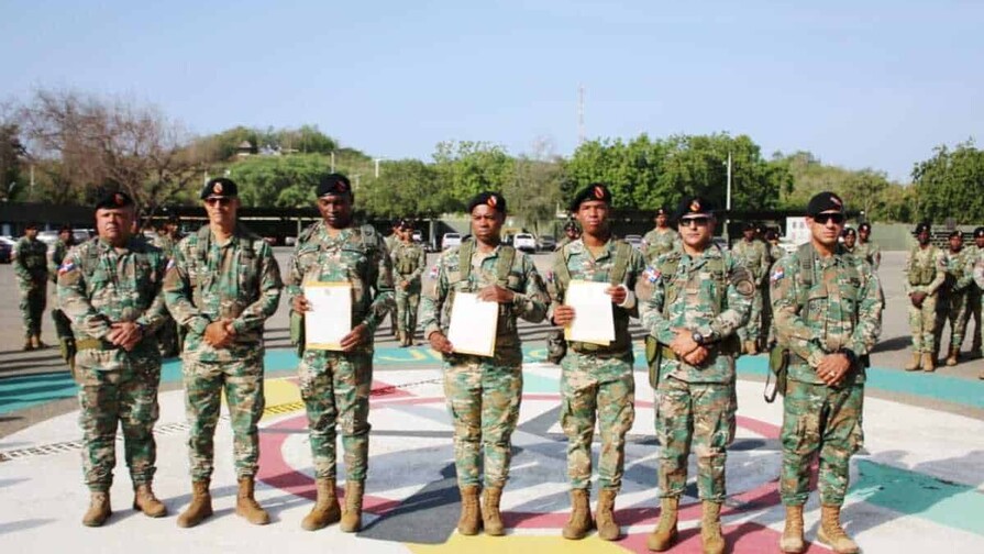 Ejército reconoce a tres soldados que rechazaron soborno tras decomiso de miles de dólares en Santiago Rodríguez