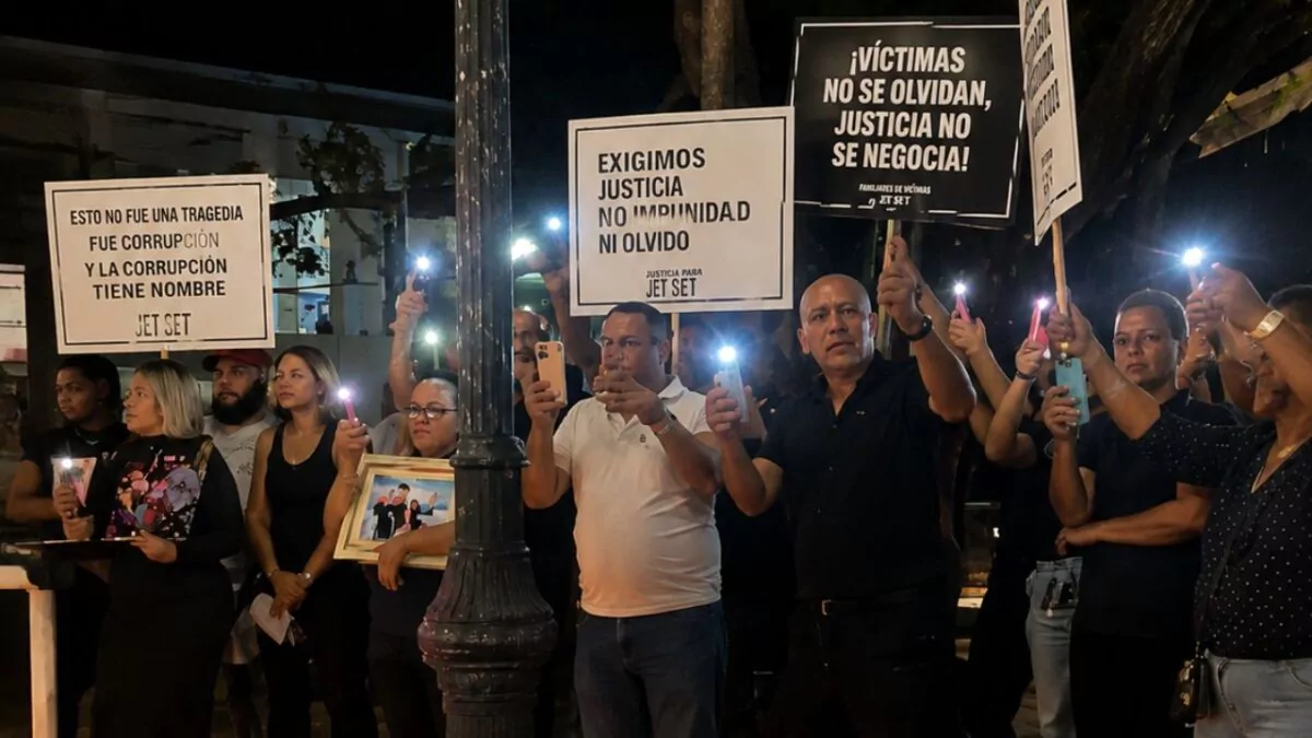 Familiares de víctimas del Jet Set protestan frente a Jalao y exigen que no se olvide la tragedia