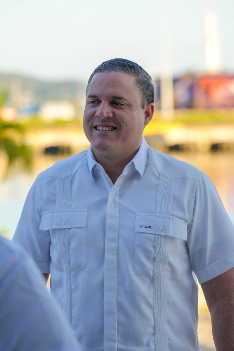 Jean Luis Rodríguez asume como ministro de Vivienda; Abinader anuncia nuevos cambios