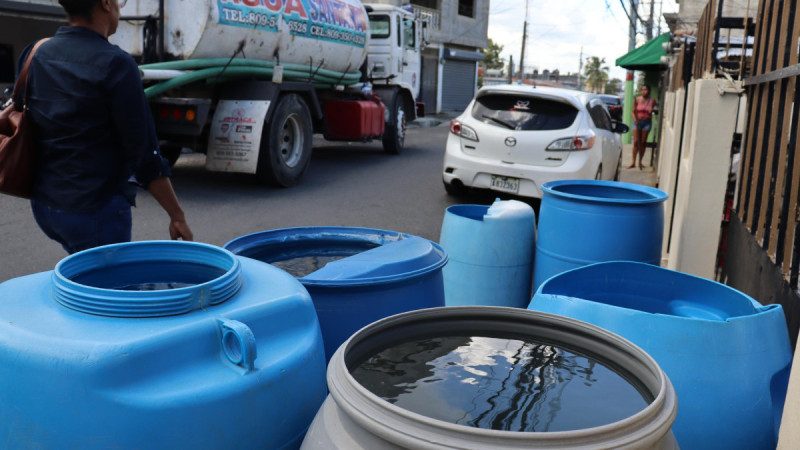“Queremos agua”: moradores de Las Charcas llevan más de dos meses sin servicio potable
