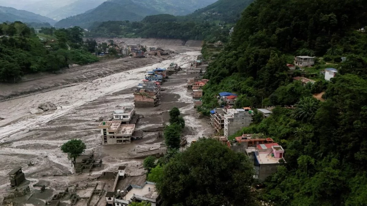 Nepal eleva a 538 los muertos por devastadora riada y busca a 937 desaparecidos