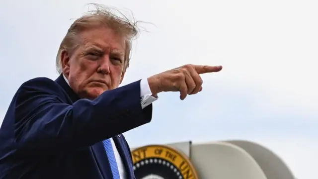 Trump advierte a Irán con “un golpe muy duro” si abandona negociaciones nucleares