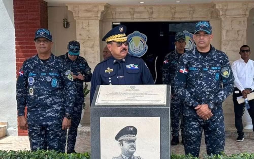 Rector del IPES exhorta a cadetes policiales a fortalecer su preparación y compromiso con la ciudadanía