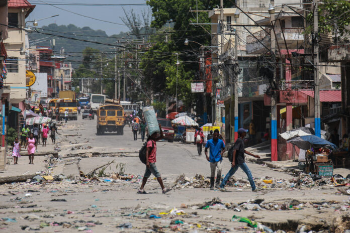 ONU extiende por seis meses la misión internacional contra las pandillas en Haití