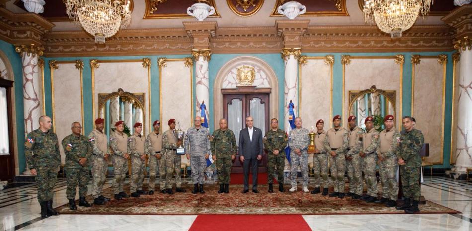 Abinader recibe a Fuerzas Especiales dominicanas tras conquistar primer lugar en Fuerza Comando Paraguay 2026