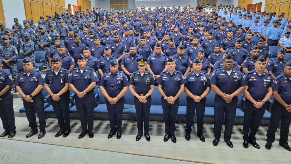 Director de la Policía llama a agentes a respetar derechos ciudadanos y actuar con firmeza