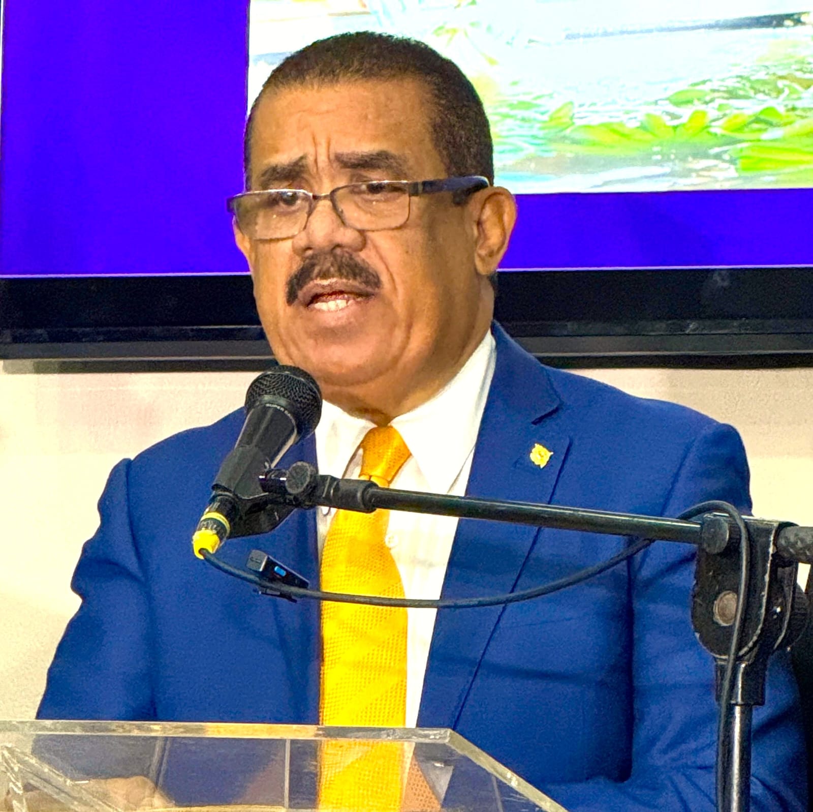 Adriano Sánchez Roa plantea fortalecer producción agropecuaria para reducir importaciones