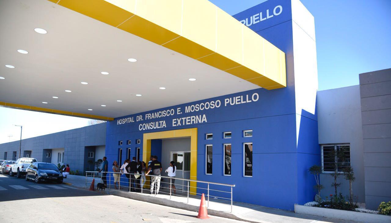 Huelga médica afecta consultas y genera quejas de pacientes en el hospital Moscoso Puello