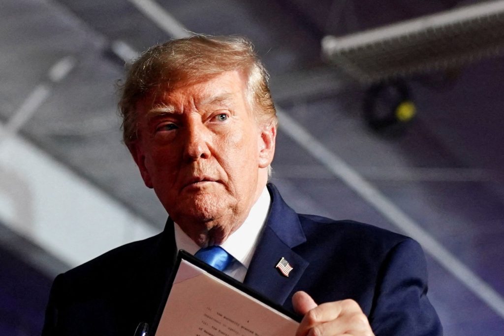 Trump se vuelca en las elecciones de medio mandato mientras republicanos temen el costo de su desgaste