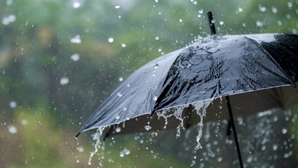 Indomet advierte sobre fuertes aguaceros, tormentas eléctricas y calor en varias provincias