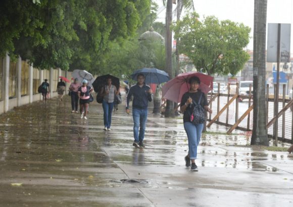 Indomet alerta sobre fuertes lluvias, tormentas eléctricas y posibles granizadas en varias provincias