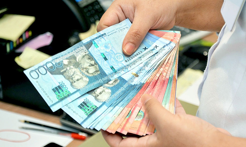 Alza de la tasa del Banco Central podría encarecer préstamos y reducir el consumo