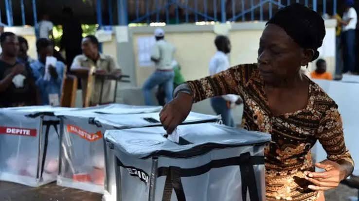 Haití aplaza elecciones presidenciales y legislativas hasta julio de 2027 por crisis nacional