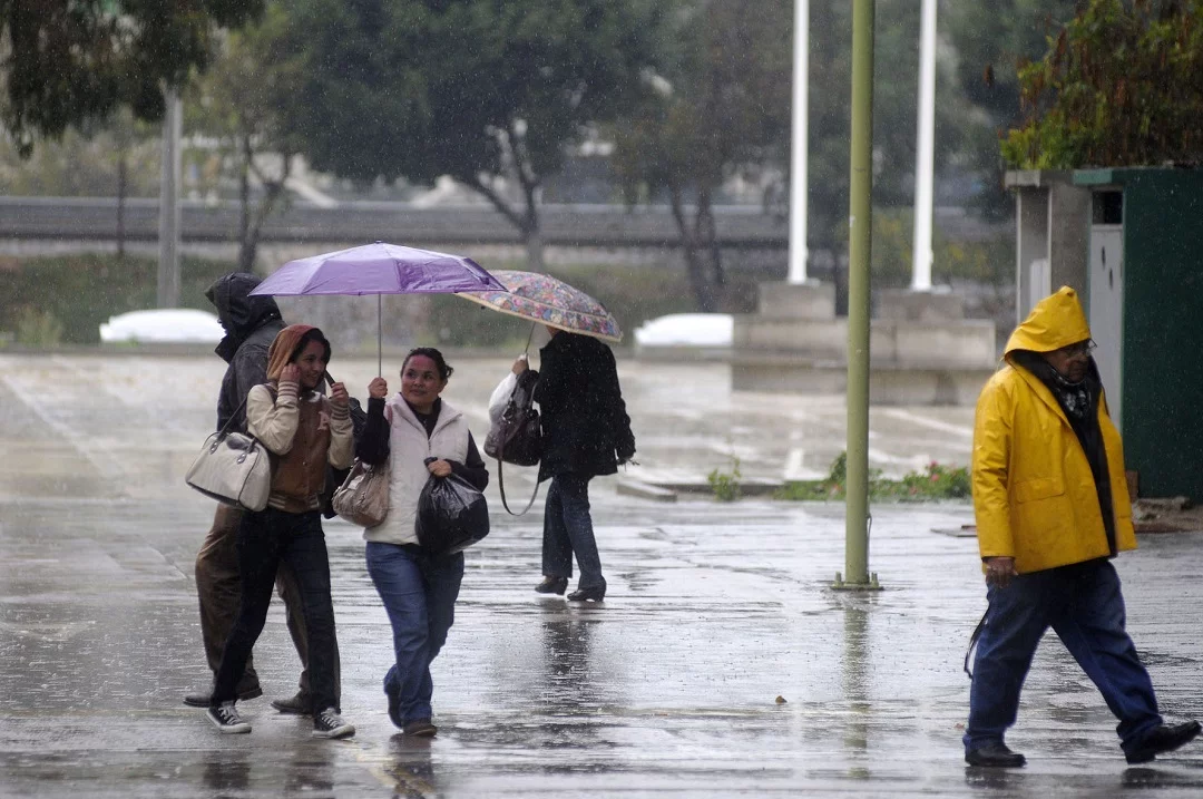 Indomet pronostica aguaceros, tronadas y ráfagas de viento por incidencia de vaguada