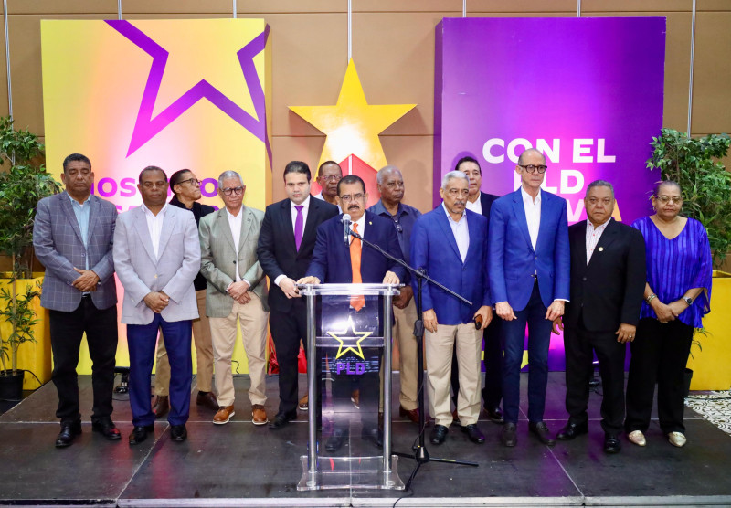 PLD denuncia crisis en el sector avícola por caída del precio del pollo en granja