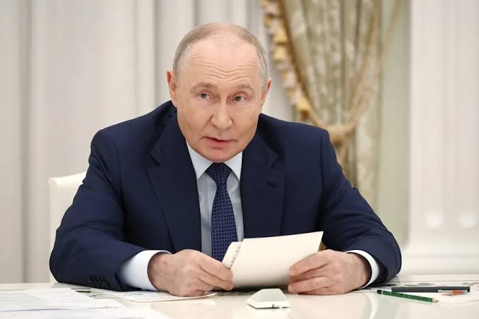 Putin cumple 74 años en medio de la guerra en Ucrania y recibe felicitaciones de líderes extranjeros