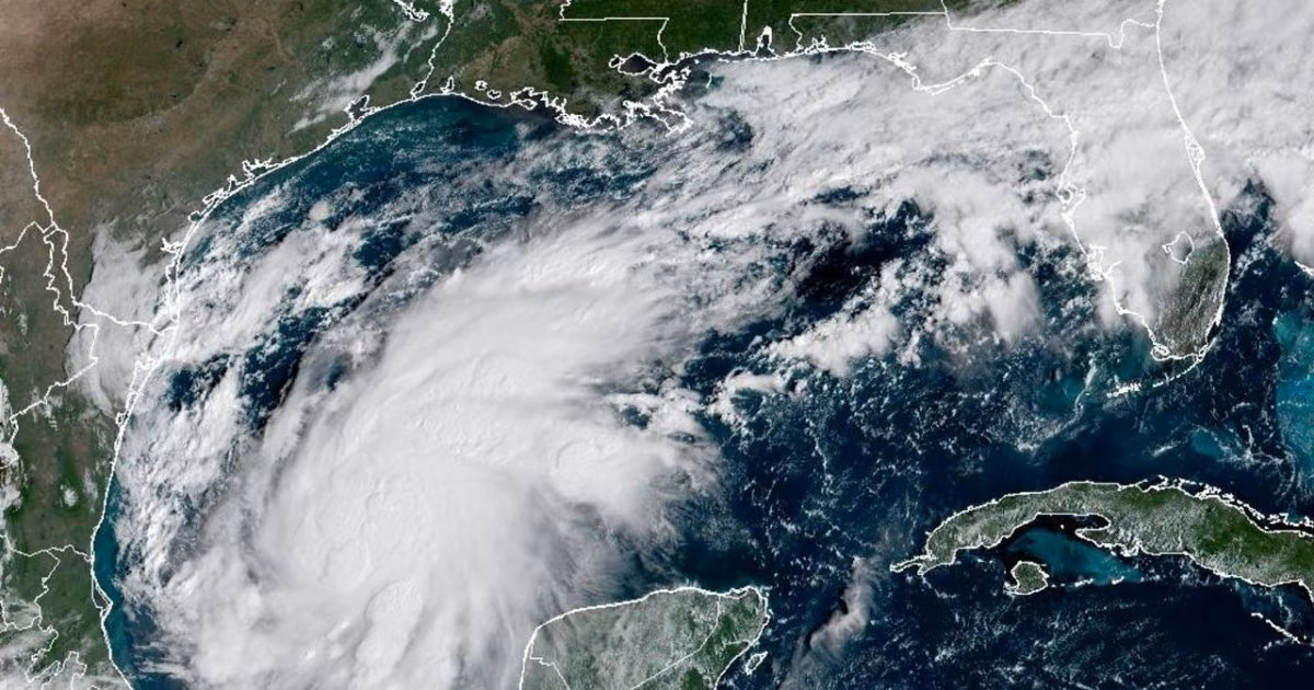 Huracán Isaías amenaza el sureste de EE. UU. con vientos de hasta 198 km/h
